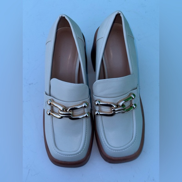 JustFab "Daria" Loafer Pumps.  Size 7 GREAT CONDITION - Picture 3 of 9